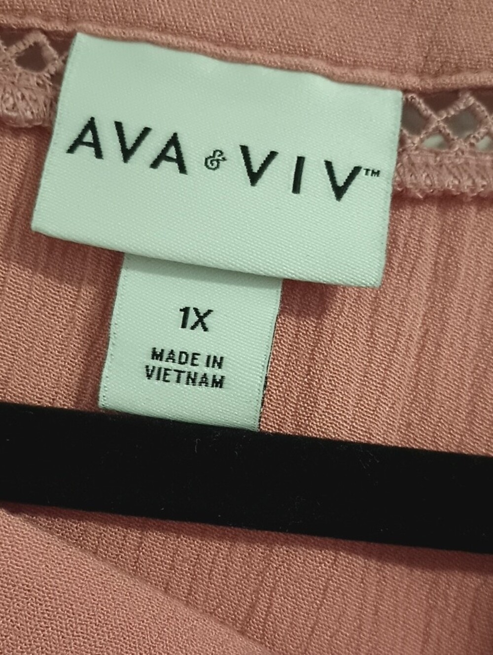 Ava & Viv Dusty Rose Crochet Yoke Short Sleeve Top - Picture 2 of 9